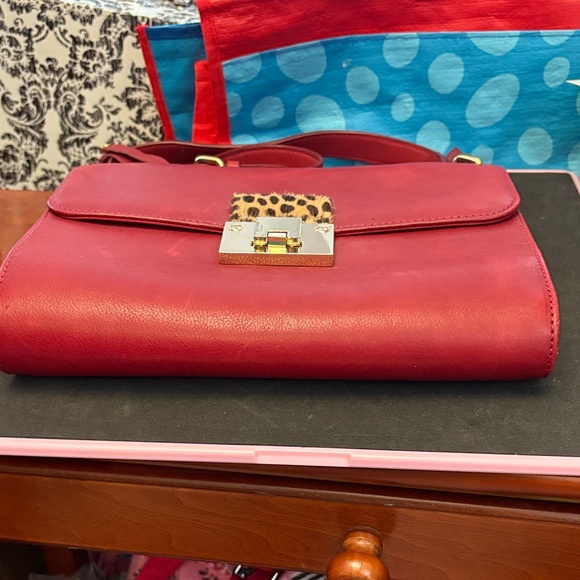Stunning Leather GAYA Red Crossbody or handbag Bag with Gold Accents - Picture 9 of 15